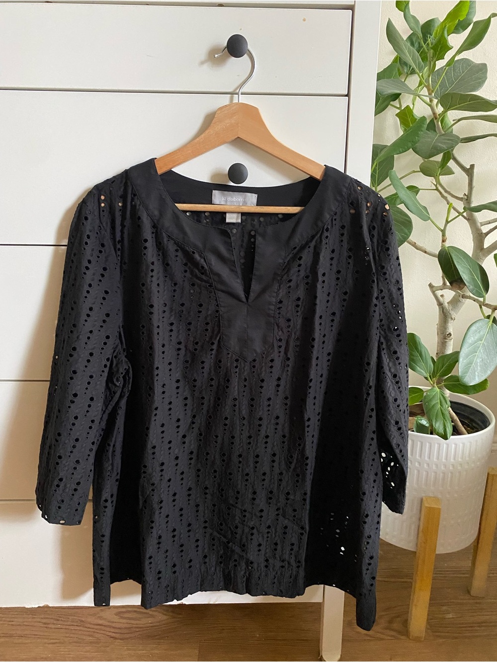 Liz Claiborne Black Eyelet Split-Neck Long Sleeve Blouse